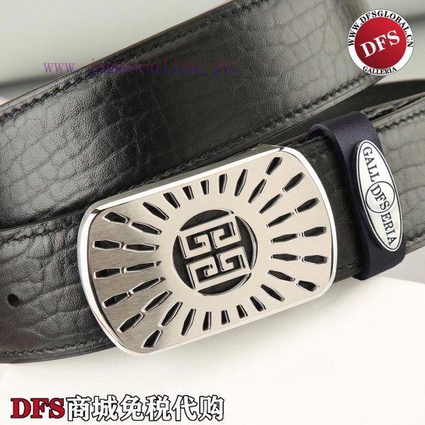 High end quality, physical photographyComes with a complete set of packagingGivenchy Oversea x062nb1i - Image 6